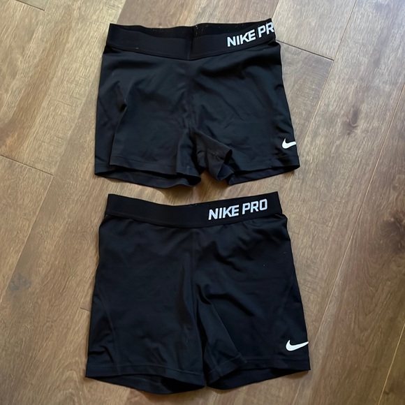 Nike Pants - Nike athletic shorts